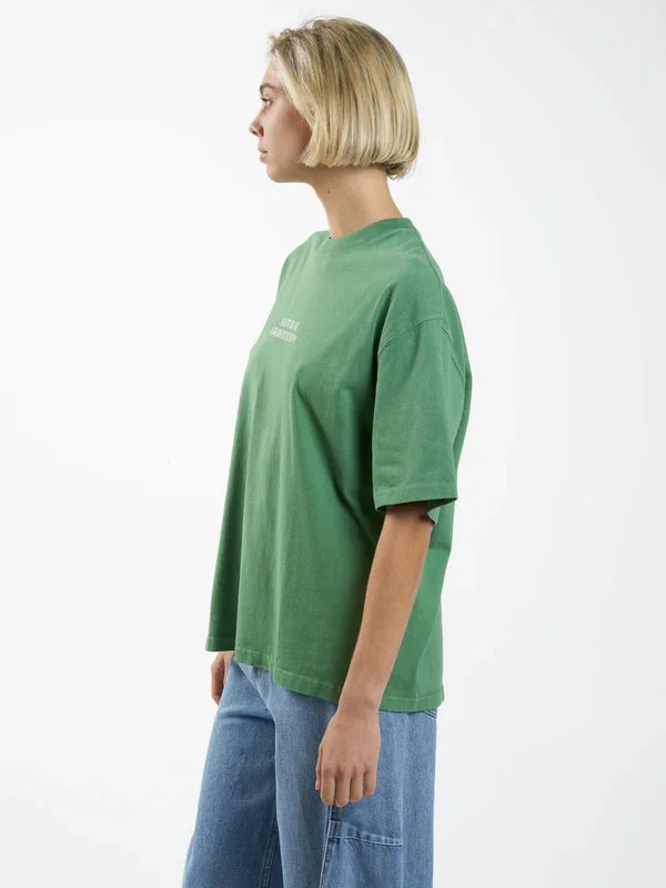 THRILLS GRAVITATING NATURALLY OVERSIZED TEE JUNIPER GREEN