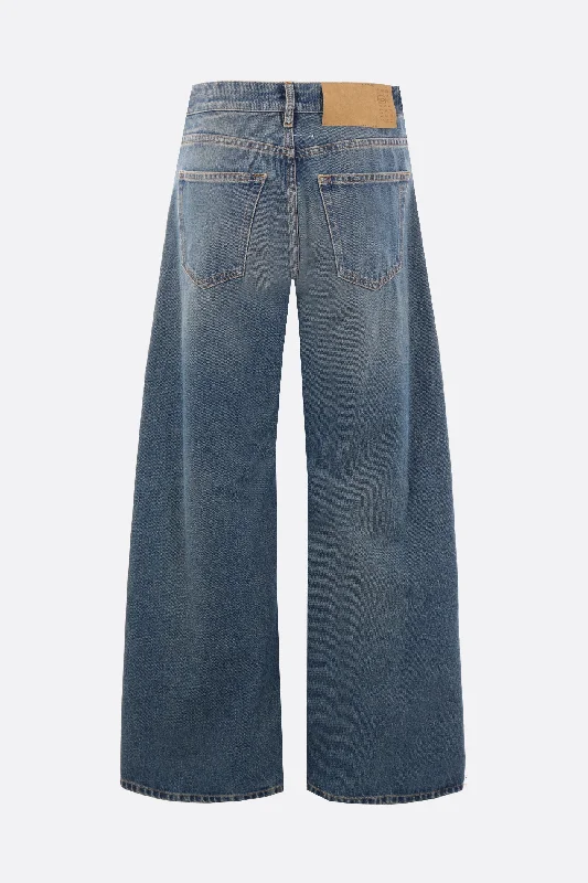 wide-leg denim jeans